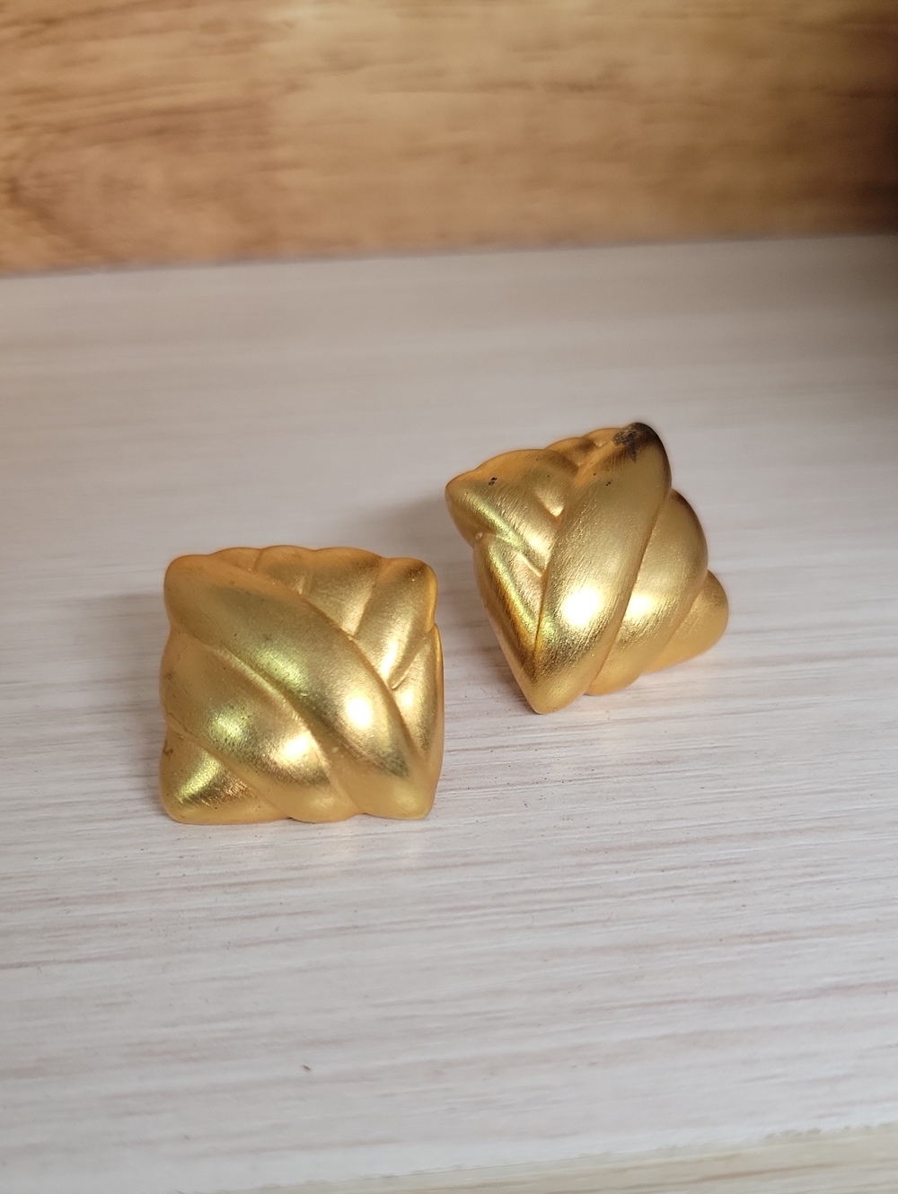 Ginnie Johansen Vintage 80's Matte Ribbed Square Post Earrings - Picture 4 of 7